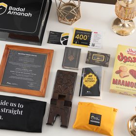 Paket suvenir Badal Amanah lengkap dengan sertifikat, parfum, dan buku dzikir