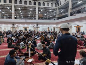 Sesi riset kosakata Kamus Saluni bersama santri di pesantren